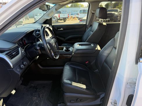 Used 2017 Chevrolet Tahoe LT w/ Luxury Package AWD/4WD image 10