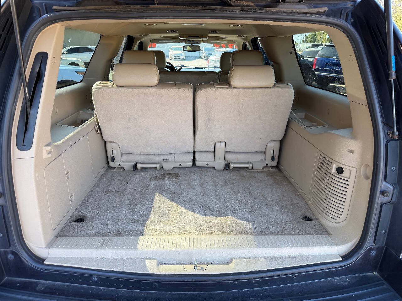 Used 2010 GMC Yukon XL SLT w/ SLT-2 Equipment Package AWD/4WD image 14