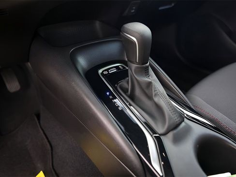 Used 2024 Toyota Corolla SE image 16