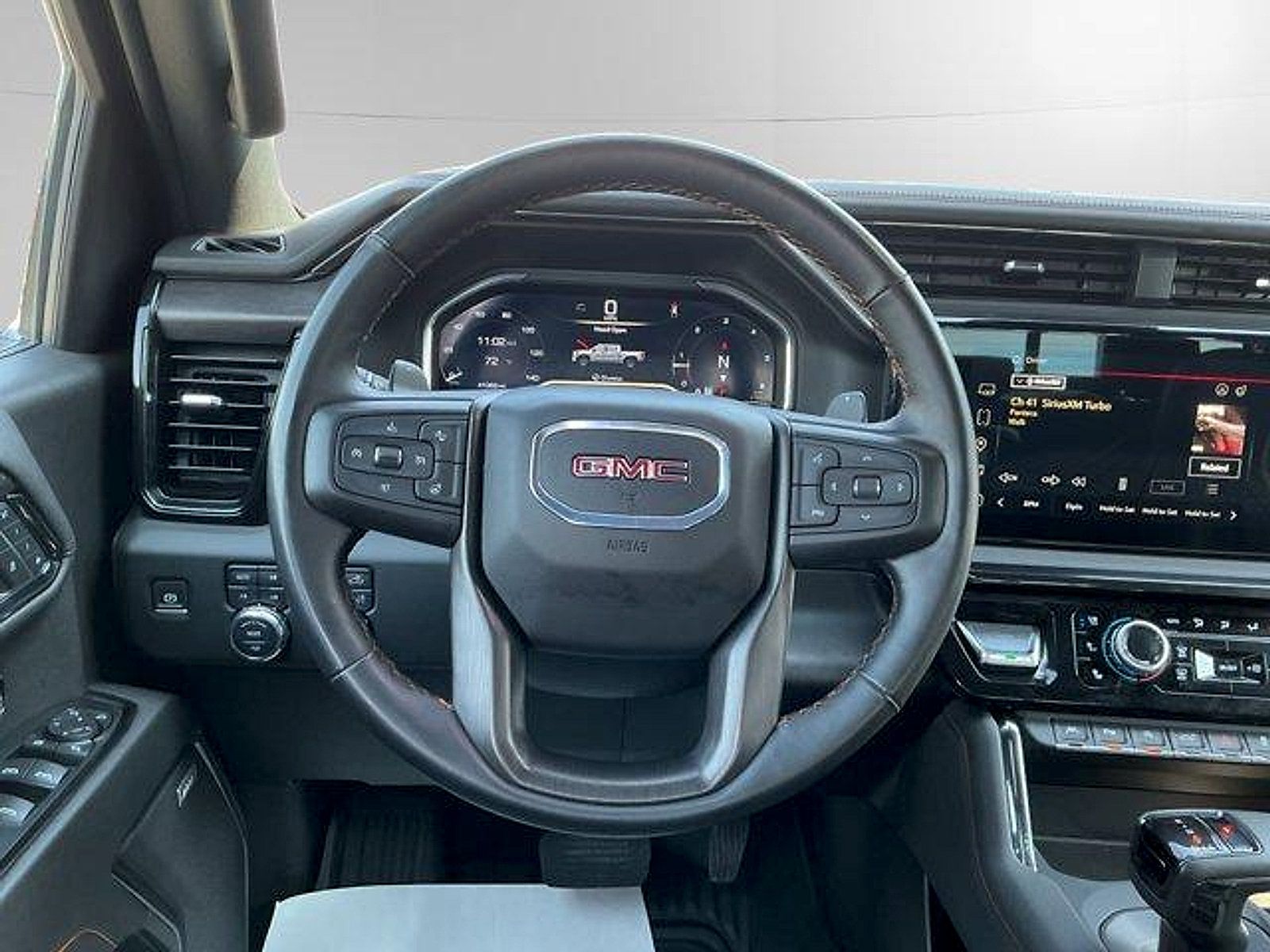 Used 2024 GMC Sierra 1500 AT4 w/ Technology Package AWD/4WD image 12