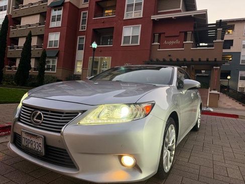 Used 2013 Lexus ES 350 w/ Luxury Pkg FWD image 29