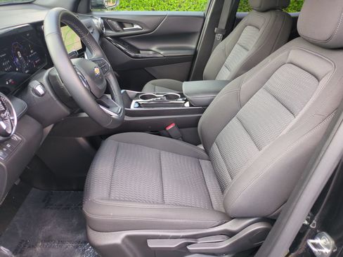 Used 2025 Chevrolet Equinox LT FWD image 16