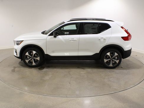 New 2026 Volvo XC40 B5 Plus w/ Climate Package image 2
