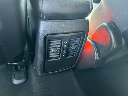 Used 2023 Dodge Durango SXT RWD image 22