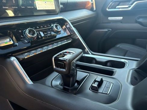 Used 2024 GMC Sierra 1500 Denali w/ Technology Package image 19