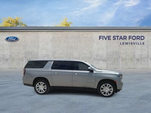 Used 2023 Chevrolet Suburban High Country w/ Advanced Technology Package RWD image 9