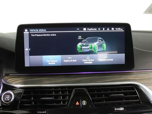 Used 2023 BMW 530e w/ M Sport Package image 26