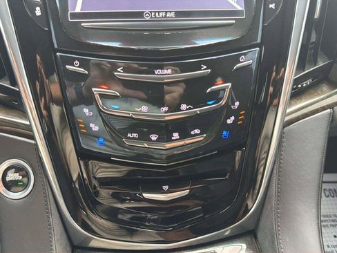 Used 2017 Cadillac Escalade Platinum AWD/4WD image 39