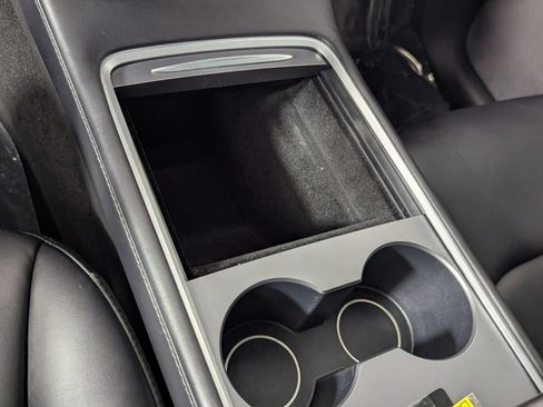 Used 2022 Tesla Model Y Performance AWD/4WD image 23