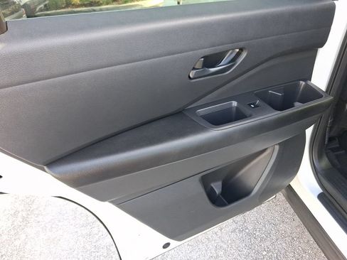 Certified 2023 Nissan Pathfinder SV FWD image 11