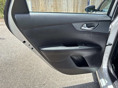 Used 2021 Kia Forte LXS FWD image 12