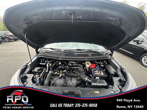 Used 2019 Ford Explorer XLT w/ Equipment Group 202A AWD/4WD image 31