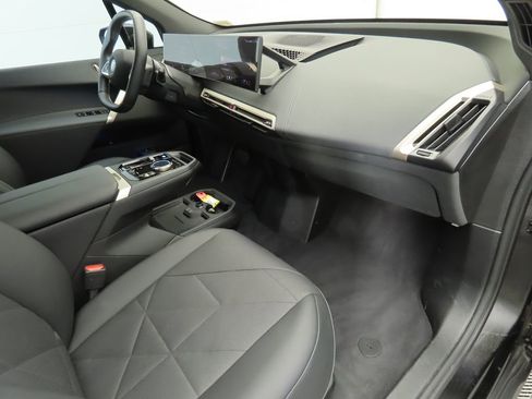 Certified 2025 BMW iX xDrive50 image 16