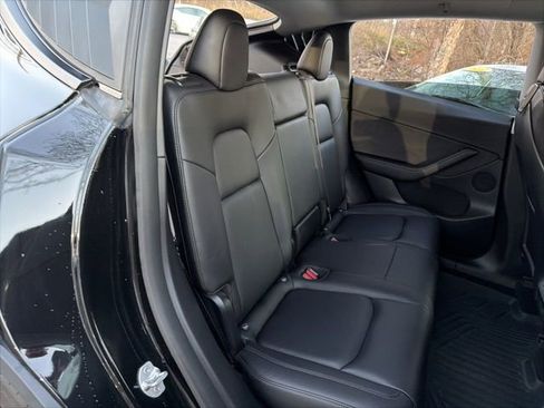 Used 2021 Tesla Model Y Long Range image 10