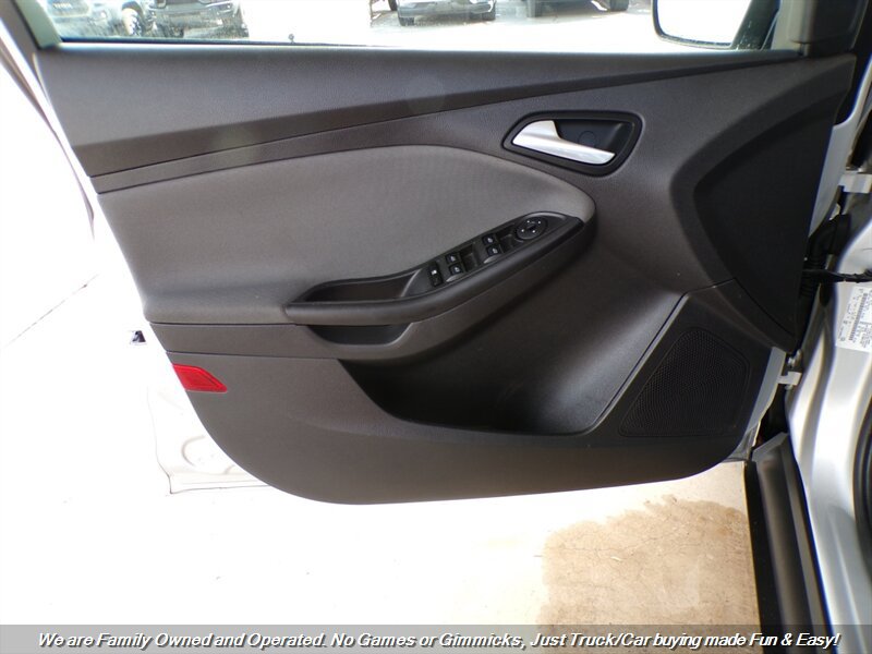 Used 2014 Ford Focus SE FWD image 11