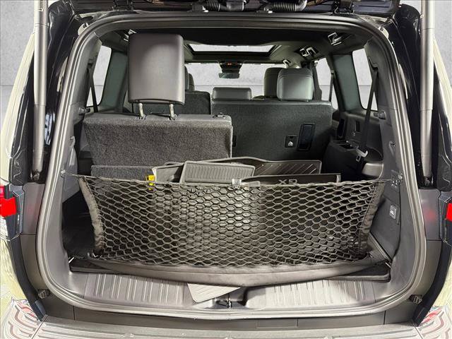 Used 2025 Lexus GX 550 w/ Accessory Package (2T) AWD/4WD image 19