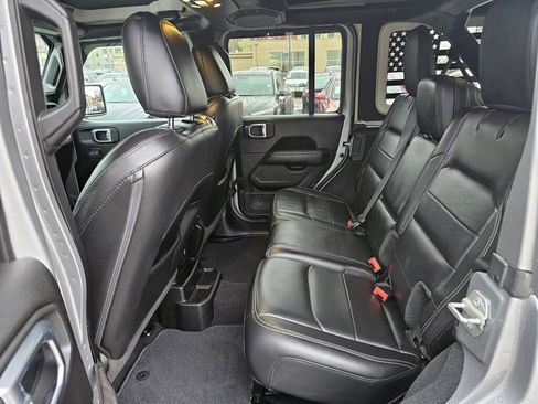 Used 2019 Jeep Wrangler Unlimited Sahara w/ Uconnect 4C Nav & Sound Group image 15