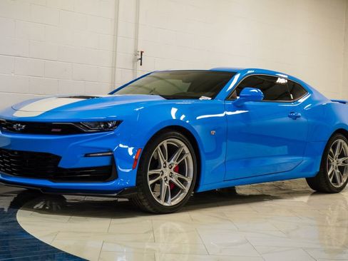 Used 2022 Chevrolet Camaro SS RWD image 4
