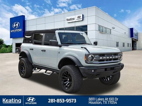 Used 2023 Ford Bronco Big Bend w/ Sasquatch Package image 3