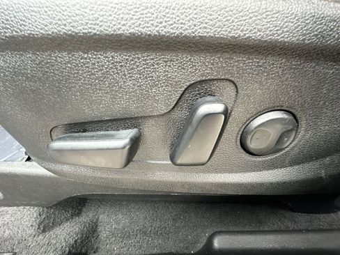 Used 2023 Kia Telluride S image 14