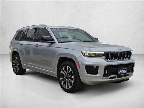 Used 2022 Jeep Grand Cherokee L Overland w/ Luxury Tech Group IV AWD/4WD image 3