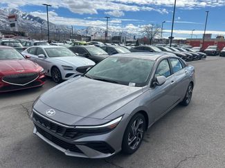 Used 2025 Hyundai Elantra Limited 360° Tour