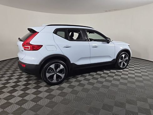 Certified 2026 Volvo XC40 B5 Plus AWD/4WD image 10