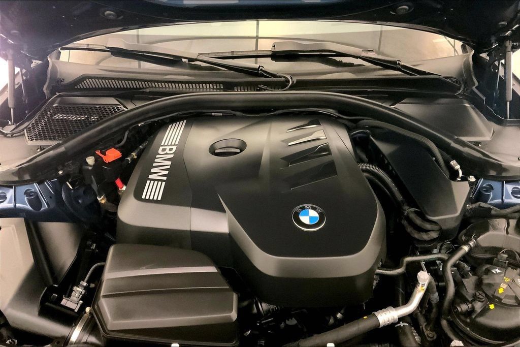Certified 2025 BMW 330i Sedan RWD image 8