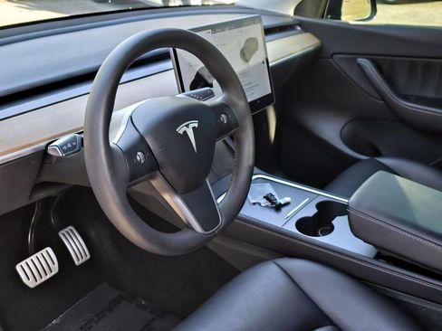 Used 2022 Tesla Model Y Performance AWD/4WD image 23