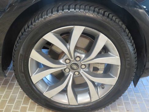 Used 2020 Land Rover Range Rover Evoque SE image 10