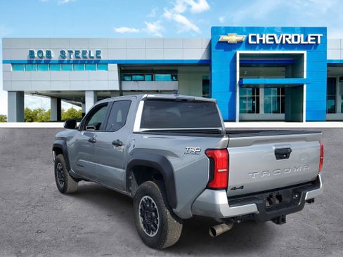 Used 2024 Toyota Tacoma TRD Off-Road image 4