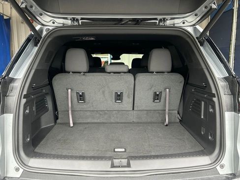 Used 2025 GMC Acadia Elevation AWD/4WD image 25