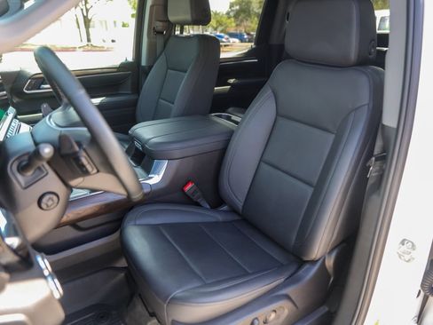 Used 2025 GMC Sierra 1500 SLT w/ SLT Premium Package AWD/4WD image 10