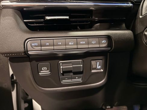 Used 2023 Cadillac Escalade Sport w/ Touring Package image 17