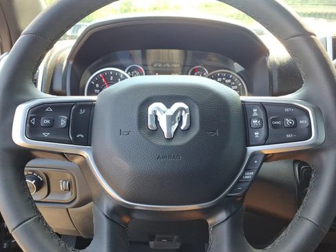 Used 2025 RAM 2500 Big Horn AWD/4WD image 5