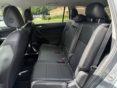 Used 2021 Volkswagen Tiguan SEL FWD image 24