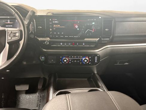Used 2025 GMC Sierra 2500 SLT w/ SLT Convenience Package AWD/4WD image 11