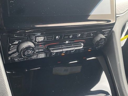 New 2025 Jeep Grand Cherokee Limited w/ Luxury Tech Group II image 42