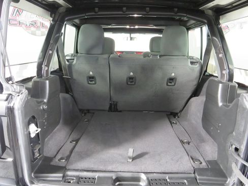 Used 2021 Jeep Wrangler Unlimited Rubicon AWD/4WD image 26