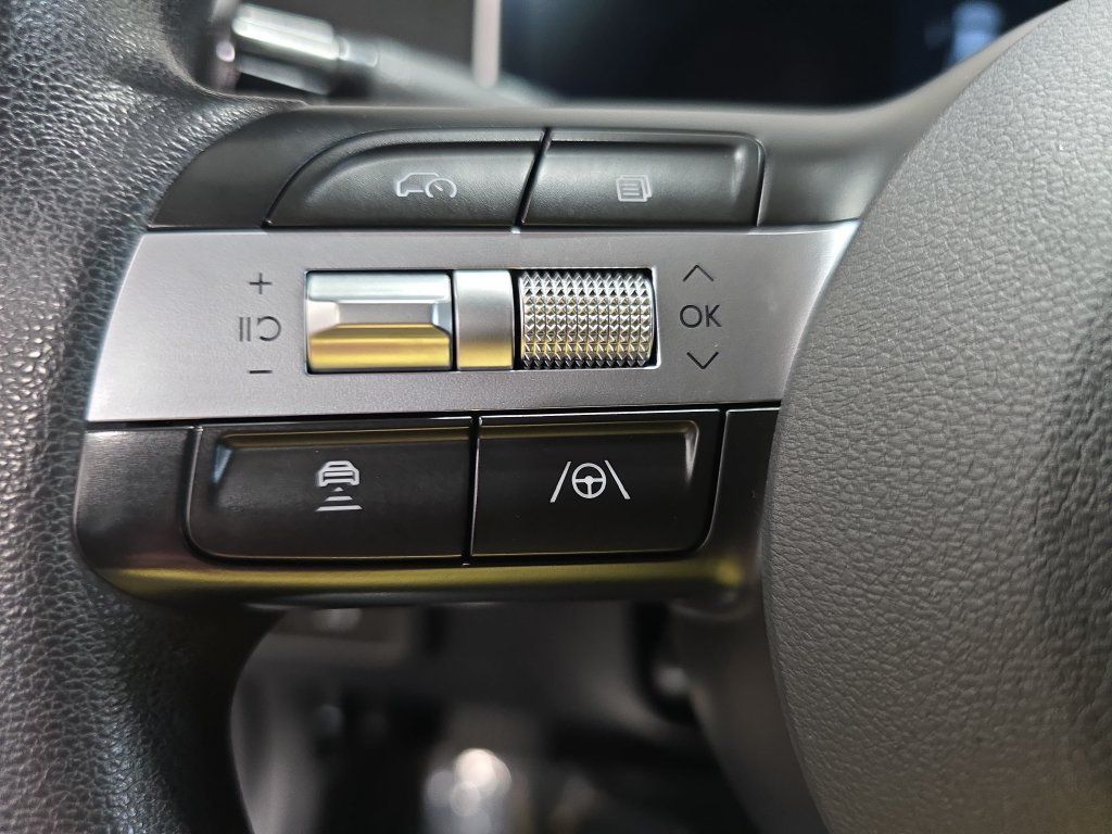 Used 2025 Hyundai Sonata SEL FWD image 16