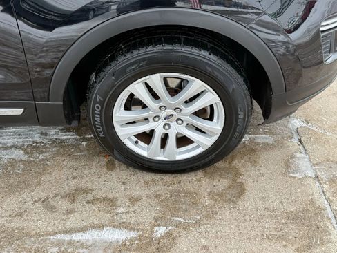 Used 2018 Ford Explorer XLT image 50