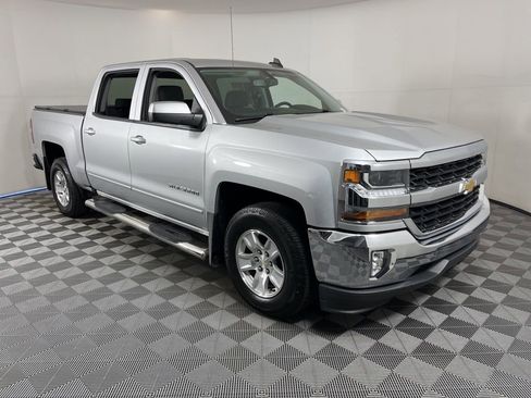 Used 2018 Chevrolet Silverado 1500 LT w/ All Star Edition image 18