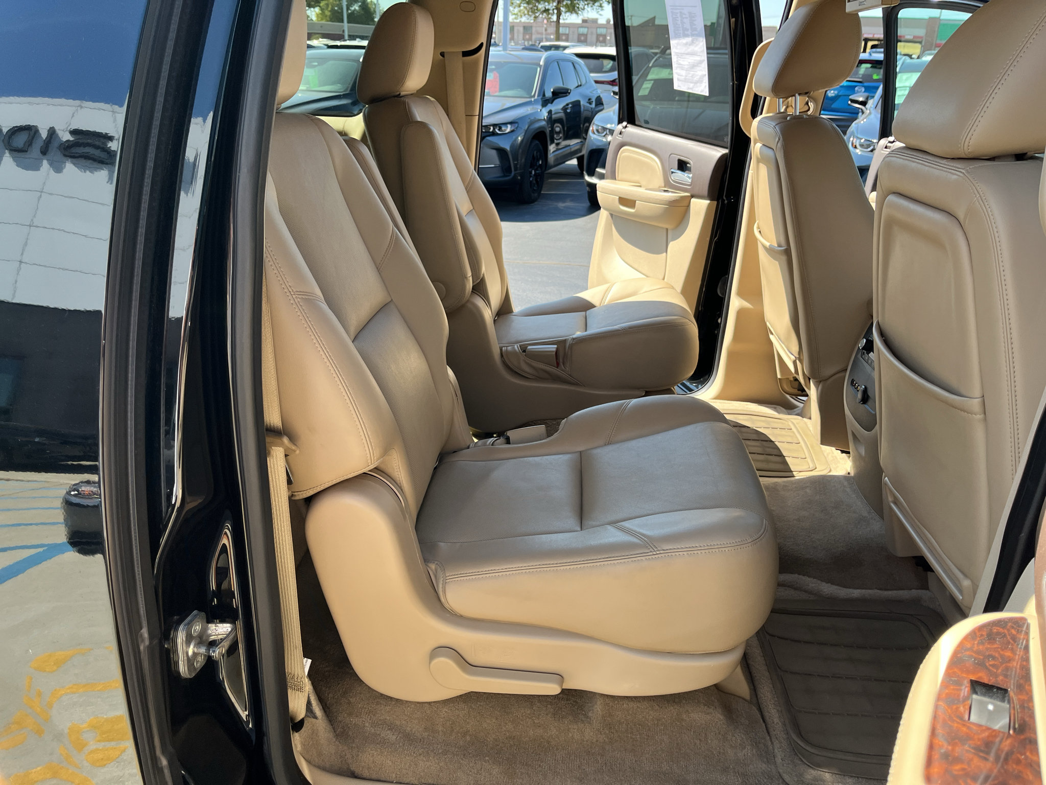 Used 2013 GMC Yukon XL Denali AWD/4WD image 36