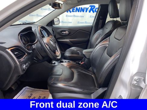 Used 2019 Jeep Cherokee Limited image 8