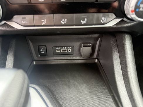 Used 2024 Nissan Sentra SV FWD image 25