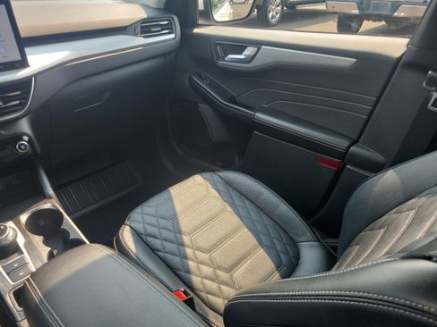 Used 2023 Ford Escape Platinum w/ Premium Technology Package FWD image 14