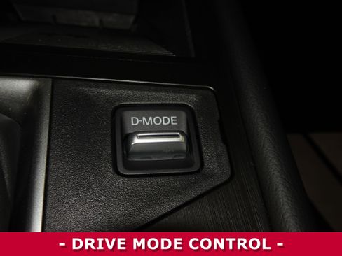 Certified 2025 Nissan Kicks SV image 13