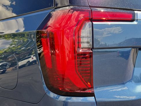 Used 2026 GMC Yukon XL Denali w/ Sun & Power Step Package AWD/4WD image 10