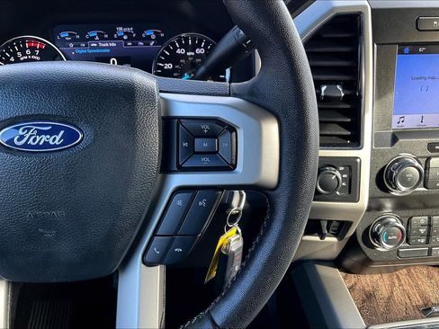 Used 2019 Ford F250 Lariat w/ FX4 Off-Road Package AWD/4WD image 17