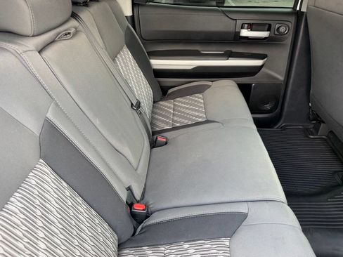 Used 2019 Toyota Tundra SR5 w/ SR5 Upgrade Package AWD/4WD image 19